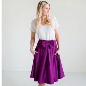 Mindy Mae’s Ampersand Avenue Bow midi skirt EUC M
